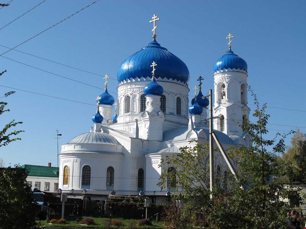 Церковь с синими куполами фото