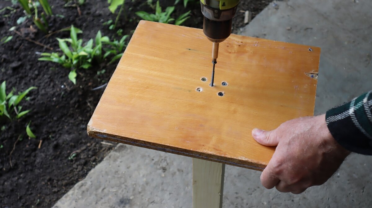 Листайте вправо 