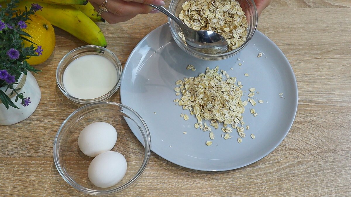 увелка овсяные хлопья 3. гранола из овсянки на сковороде. овсянка быстрого приготовления. может ли появиться гастрит из за овсяной каши. йогурт завтрак со злаками.