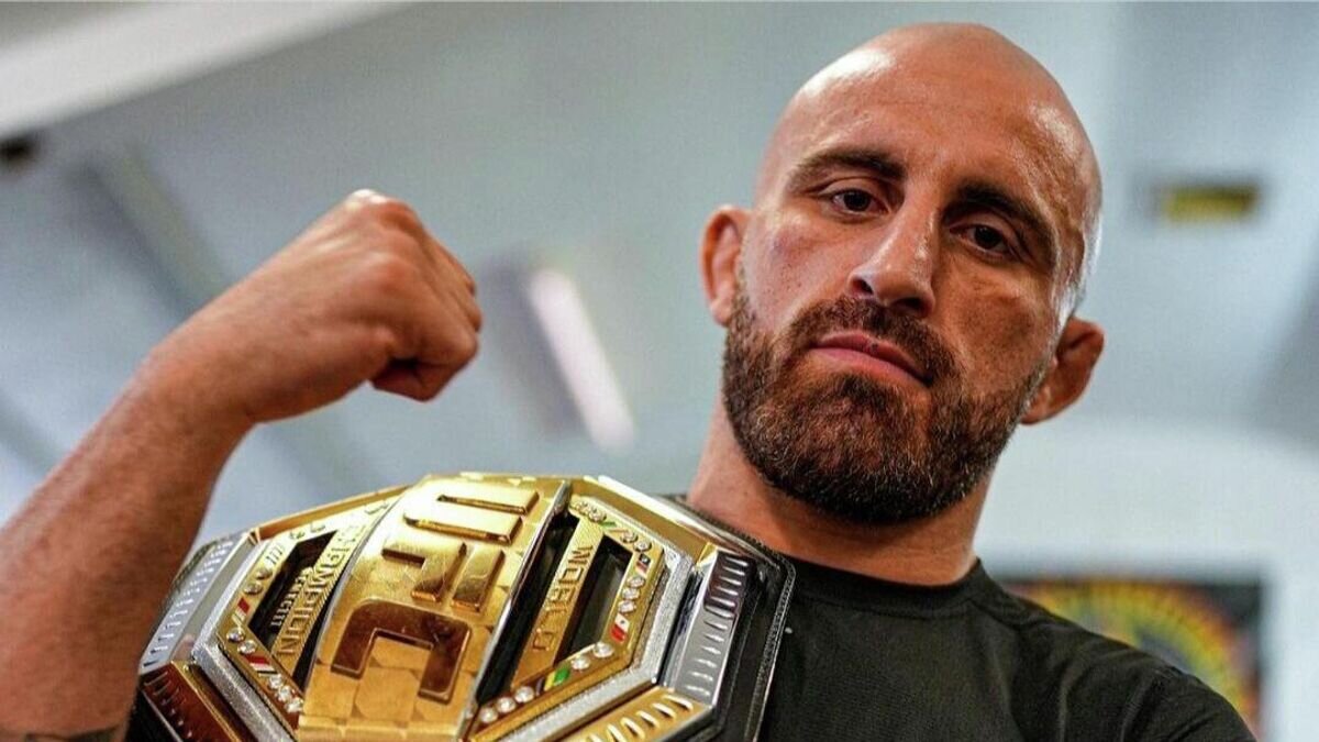    Александр Волкановски© Фото : Соцсети бойца UFC