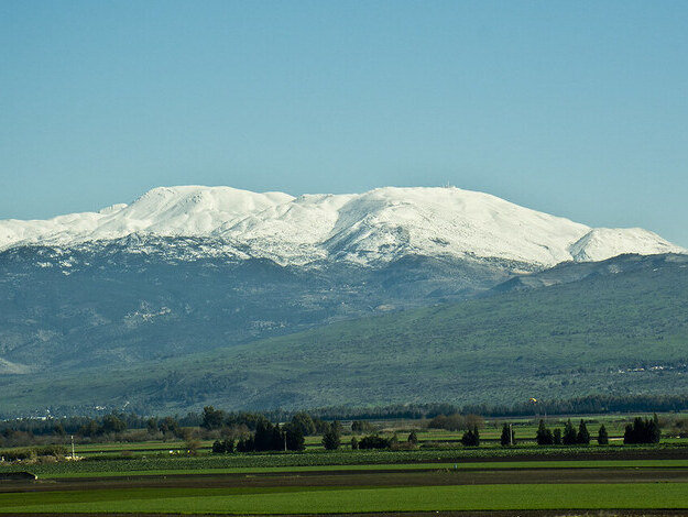 Вид на гору Хермон со стороны Израиля