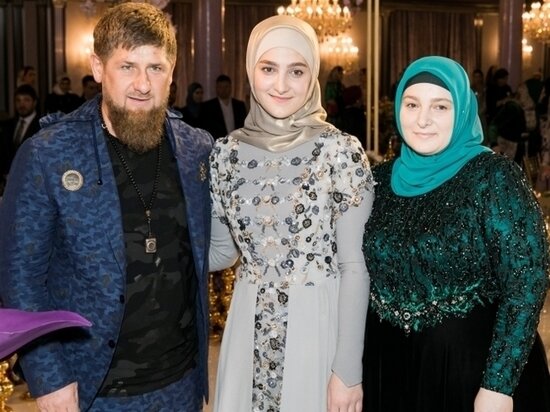 Глава Чечни никогда ранее не говорил о случившемся. Рамзан Кадыров искренне и не без оснований гордится каждым из своих 14 детей. Однако никто не знал, что наследников у политика должно было быть 15.