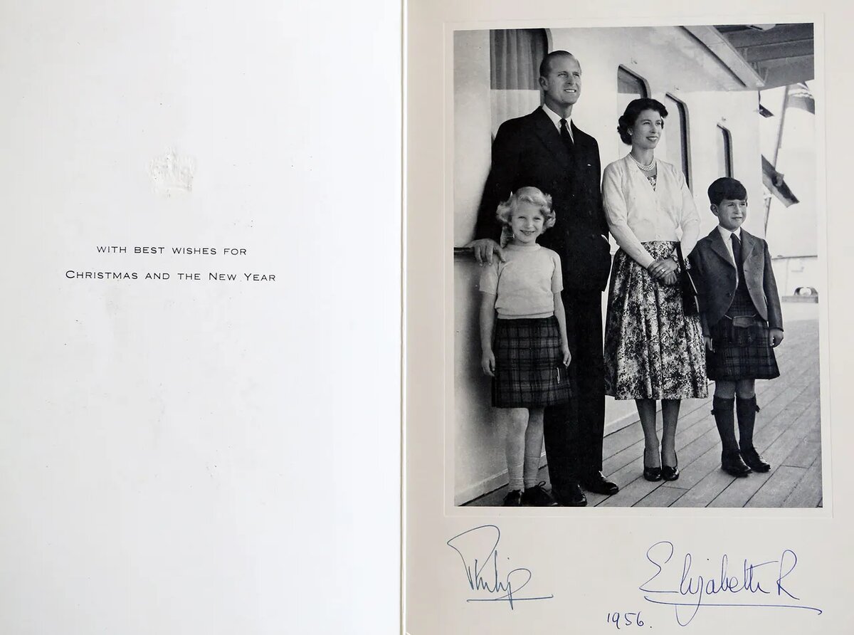 Рождественские открытки от британской королевской семьи: взгляд через года