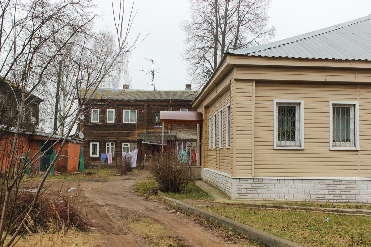 В каких домах живут простые люди в Киржаче в 100 километрах от столицы |  Самый главный путешественник | Дзен