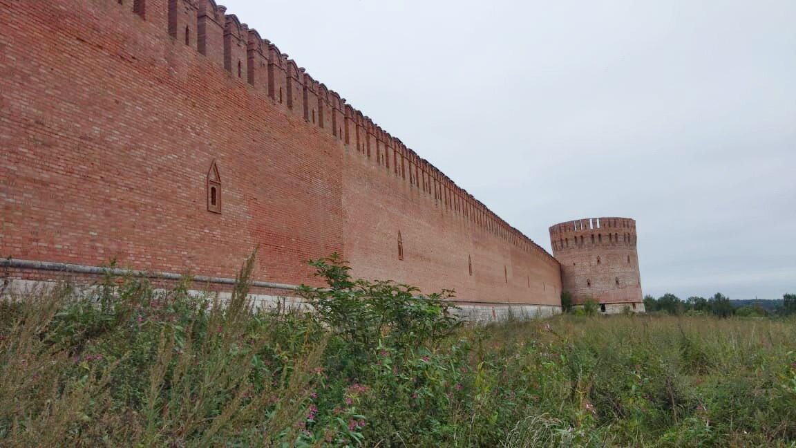за башней Орёл