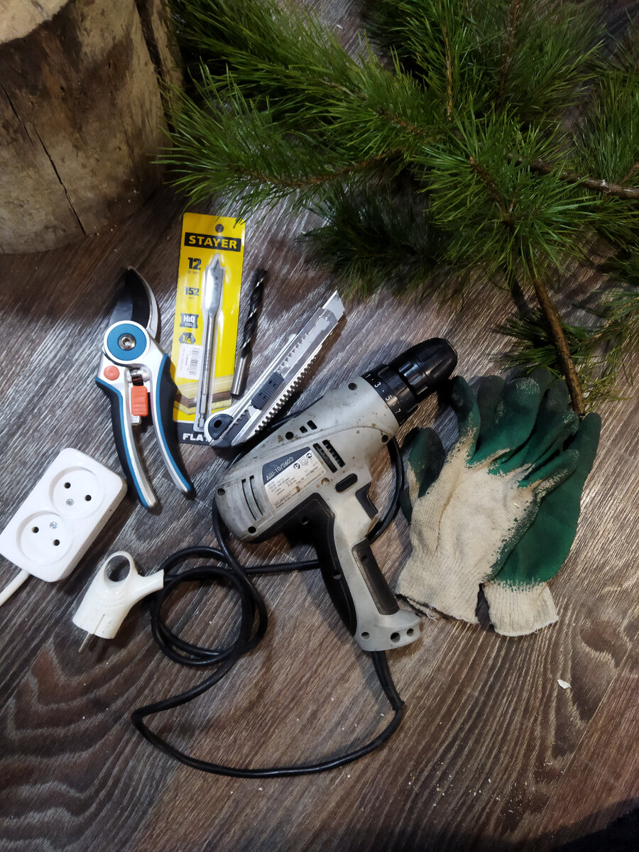 Ещё был электронный штангенциркуль из 300 рублей, из Фикспрайса, но он от великой своей скромности в кадр не пожелал.