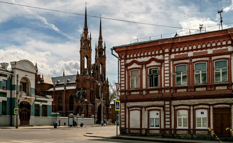 Угол улиц Фрунзе и Красноармейской