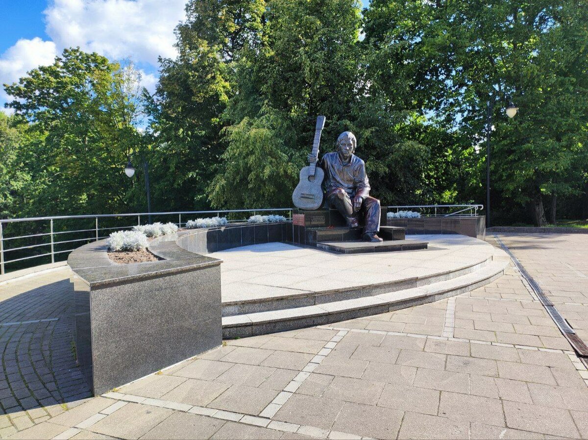 Памятник Владимиру Высоцкому в Калининграде. Фото: avatars.dzeninfra.ru