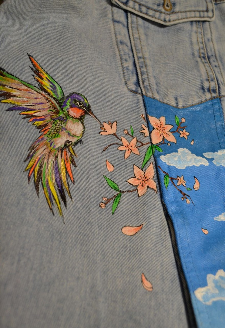 Сакура. Рисунок на ткани. Автор работы Надежда Клейменова. Ссылка на телеграмм-канал: https://t.me/maus_naraX. 