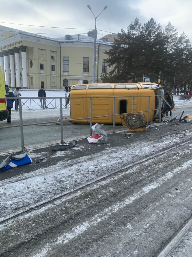    В Новотроицке опрокинулась маршрутка, пострадали три пассажирки Кристина Просвиркина