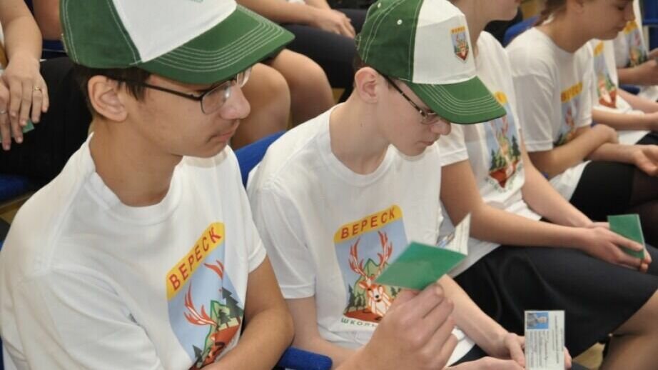     Движение школьных лесничеств в регионе приобрело еще одного участника. Профильный класс для юных экологов открылся в поселке Новостройка.