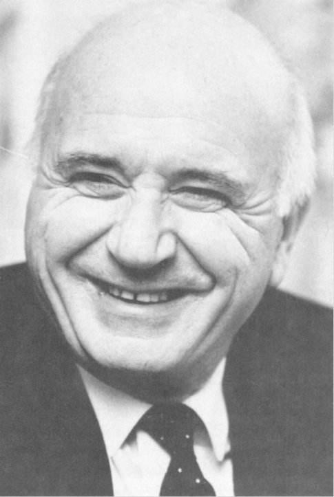 М.Р. Вальденберг – с 1982 г.г лавный конструктор МиГ-29, обеспечивавший запуск его серийного производства самолета. Фото из книги: Halberstadt, Hans. Mikoyan MiG-29. Design and Development of Russia’s Super Fighter. Osceola, WI, Motorbooks International Publishers & Wholesalers, - 1992