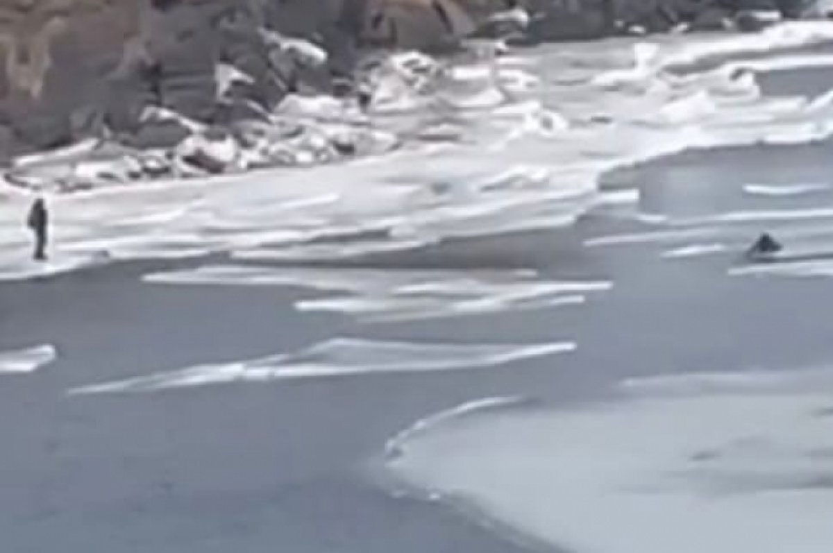    В Хабаровском крае рыбака унесло на льдине