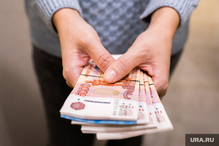    Зарплату в 600 тысяч предлагают сотрудникам без опыта работы