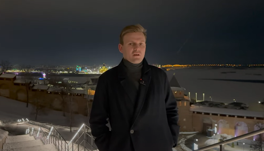    Ведущий сделал обзор камер трех телефонов Анастасия Красушкина