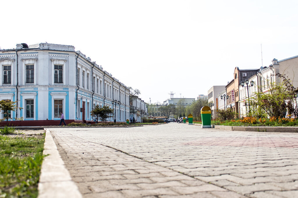 Уссурийск ул ленина. Старый город Уссурийск. Центральная площадь города Уссурийска. Арбат Уссурийск. Старый центр города Уссурийска.