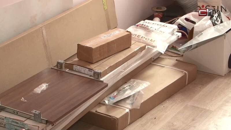    После 20 лет в очереди на жилье тюменская семья получила ключи от новой квартиры