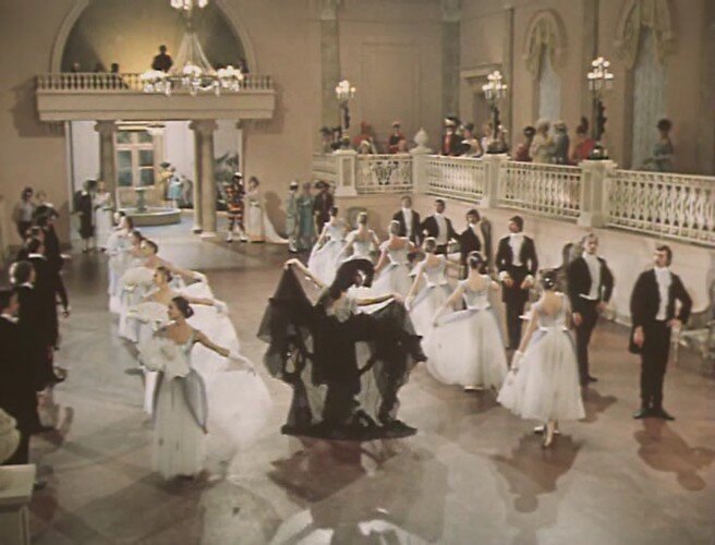 Кадр из фильма "Летучая мышь" (1979)