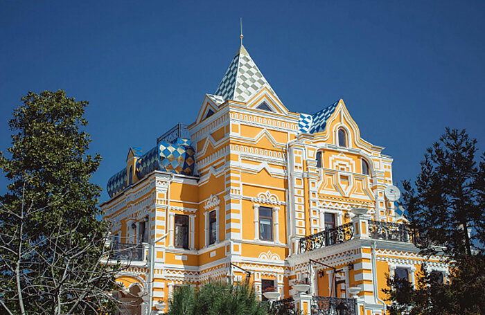    khloudov-estate.ru