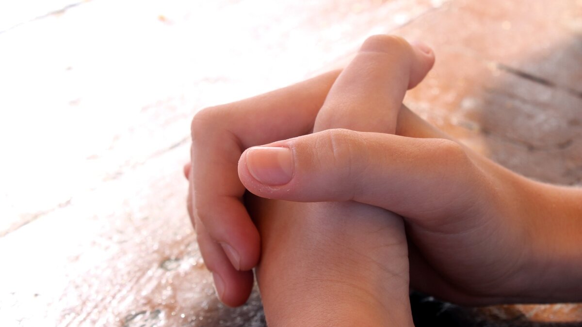     Хулиган, который разгромил афишу возле филармонии, пообещал возместить причиненный ущерб, сообщает одно из местных изданий.