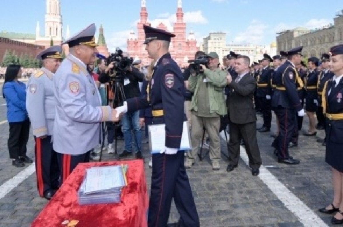    Туляк получил диплом Московского университета МВД России