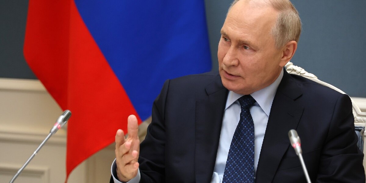 Фото: с сайта Кремля (http://static.kremlin.ru/media/events/photos/big2x/UorHP3xAp6tlFhK3dQhAOjuZWpSkp9hq.jpg)