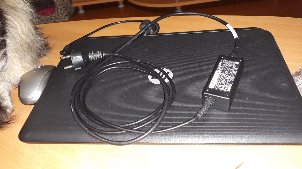 Уже покрылся пылью(((