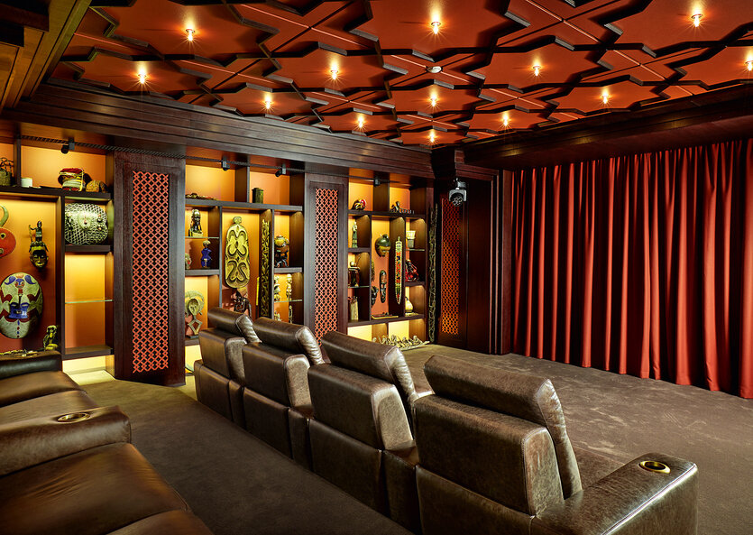 Дизайн: Борис Валуев, Альберт Газарян. 