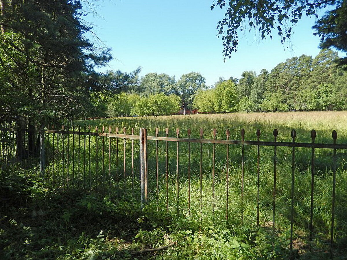 переделкино ул лазенки 6. улица 3 лазенки переделкино. лазенки переделкино. пятая улица лазенки замок. деревня чоботы московской области.