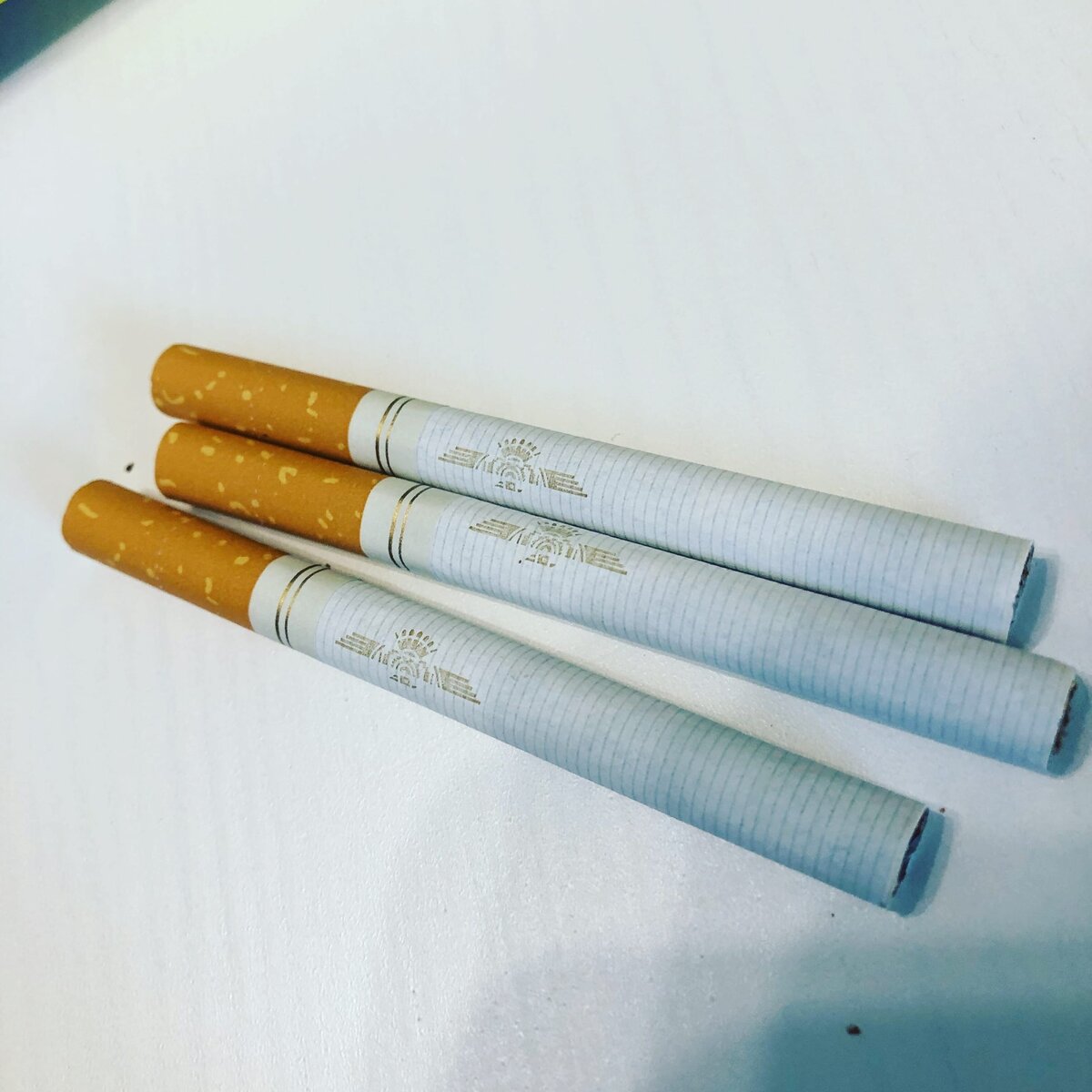 сигареты с хорошим табаком. сигареты с коричневой бумагой. сигареты ссхорошим таьаком. донской табак сигареты пачка 2022 сбоку. сигареты из бумаги.