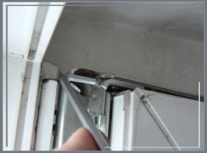 Как самостоятельно отремонтировать пластиковую балконную дверь