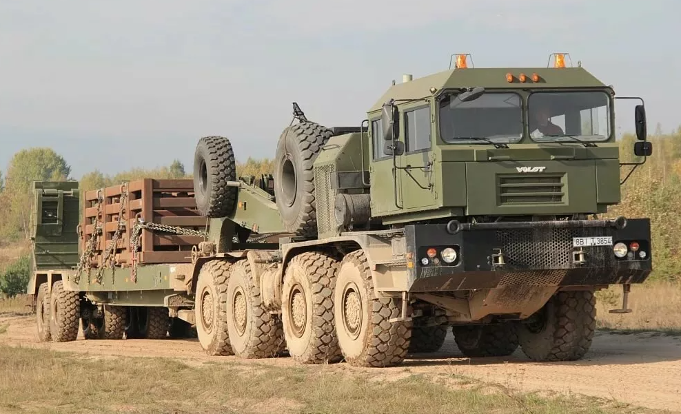 Пример автопоезда МЗКТ-742960+820400