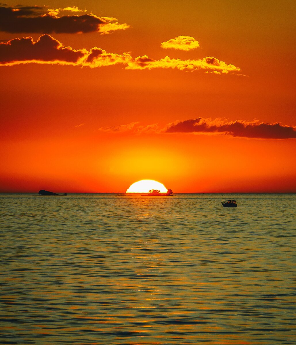 Закат над Финским заливом. Фото: В.Кононова