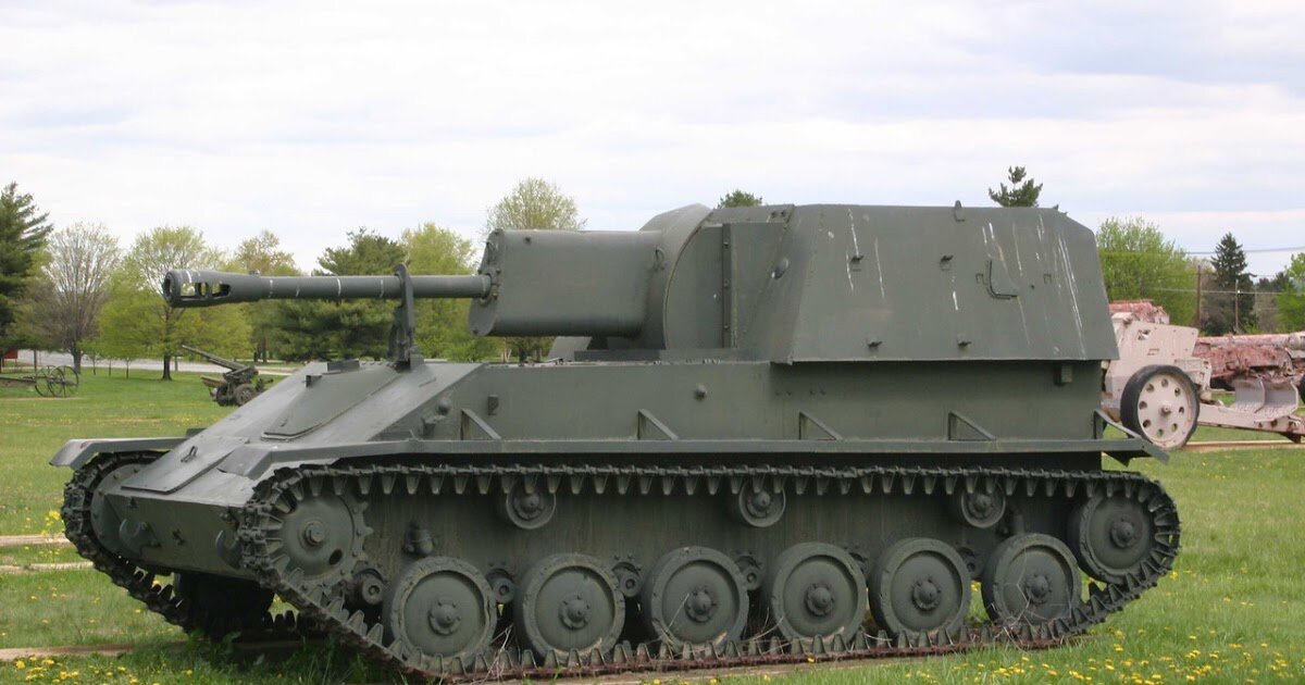 Легкая самоходная артиллерийская установка СУ-76. Эта машина использовалась в качестве орудия сопровождения пехоты (конницы), а также как противотанковое средство для борьбы с легкими и средними танками и САУ противника.