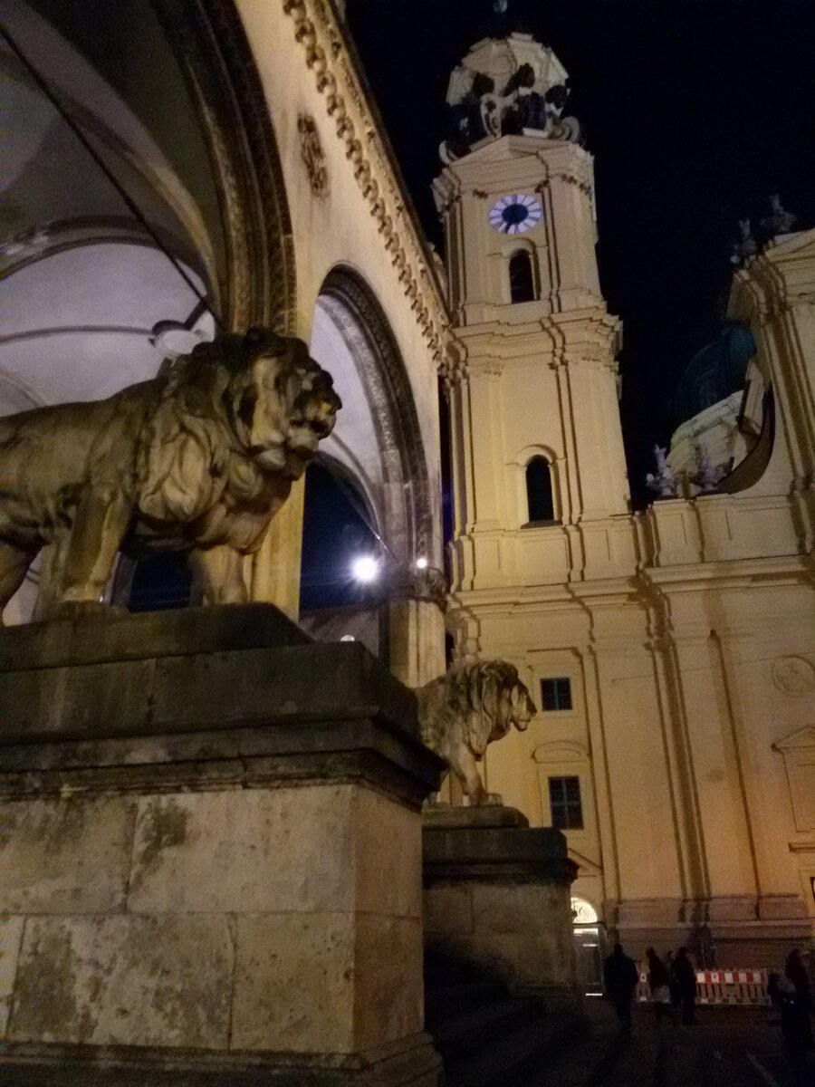 Мюнхен, Одеонплац (фото автора)