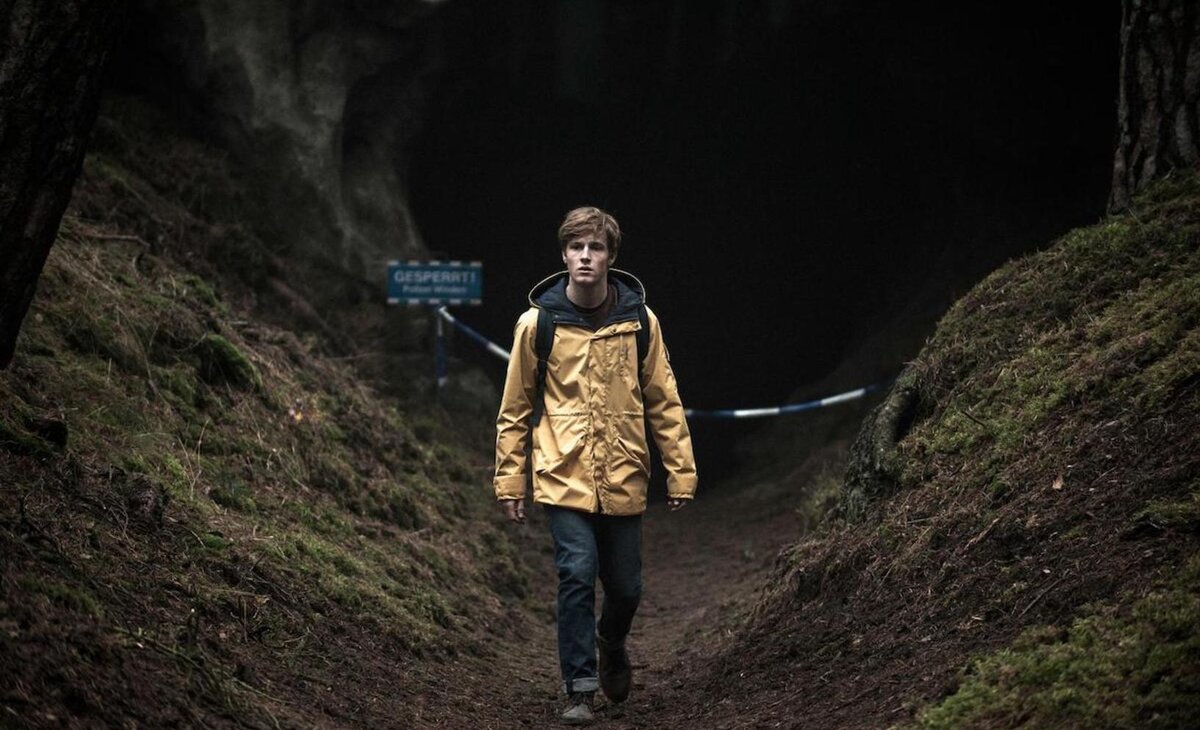 Кадр из сериала «Тьма»