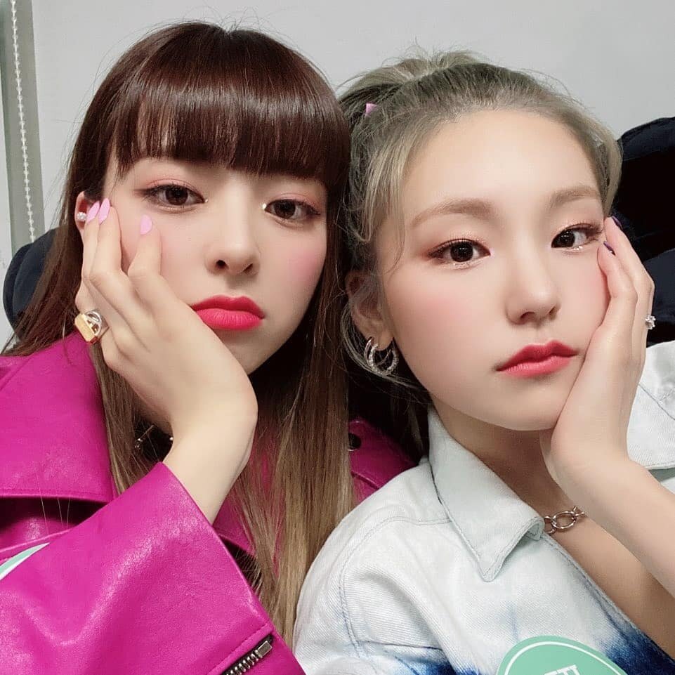 Юна (Yuna) и Йеджи (Yeji) из ITZY 