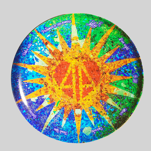 Тарелка в технологии холодной деколи