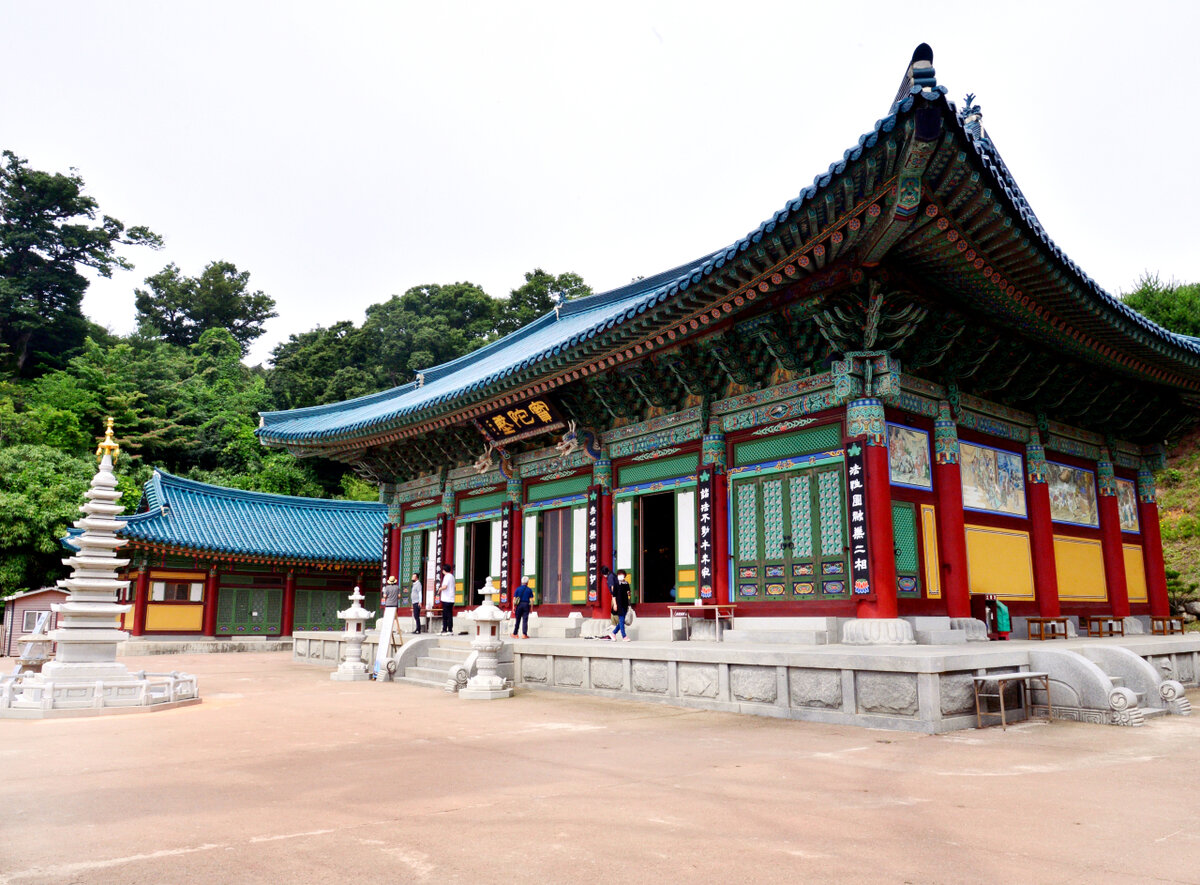памятники в южной корее