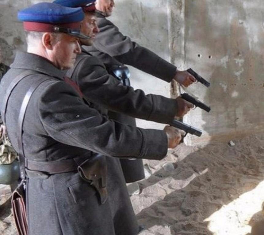 расстрел командой. сталинские палачи нквд. 1937 год репрессии сталинские. катынь расстрел поляков. нквд репрессии 1937.