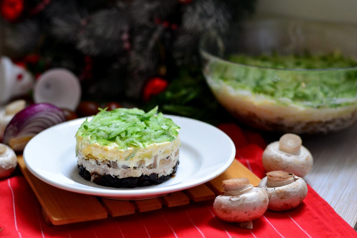 салат курица с черносливом