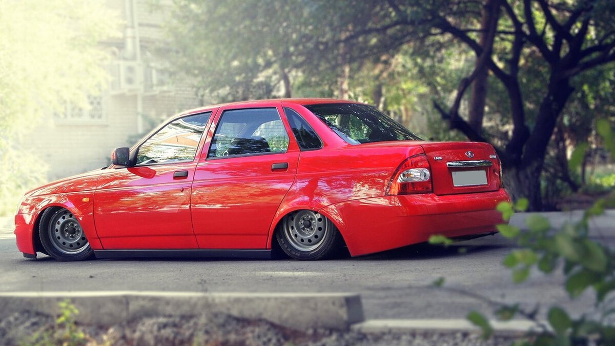 Lada Priora. Источник иллюстрации - Яндекс.Картинки