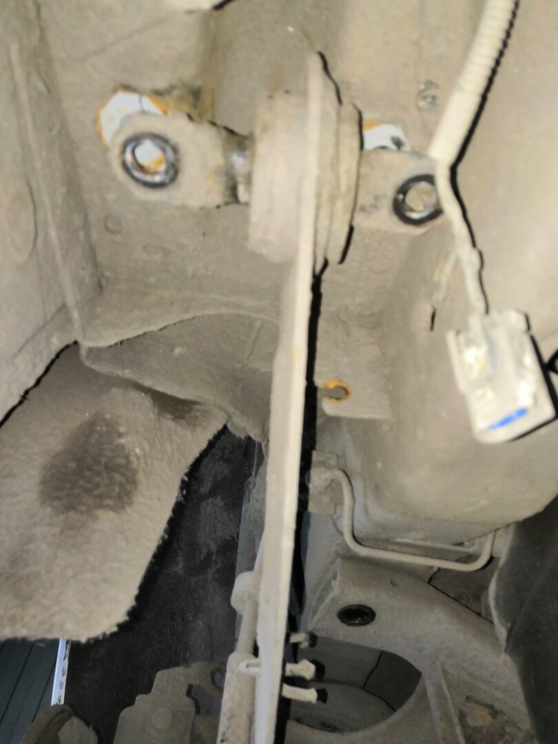 Замена сайлентблоков задней подвески на Ford Focus (Всё прикипело ...