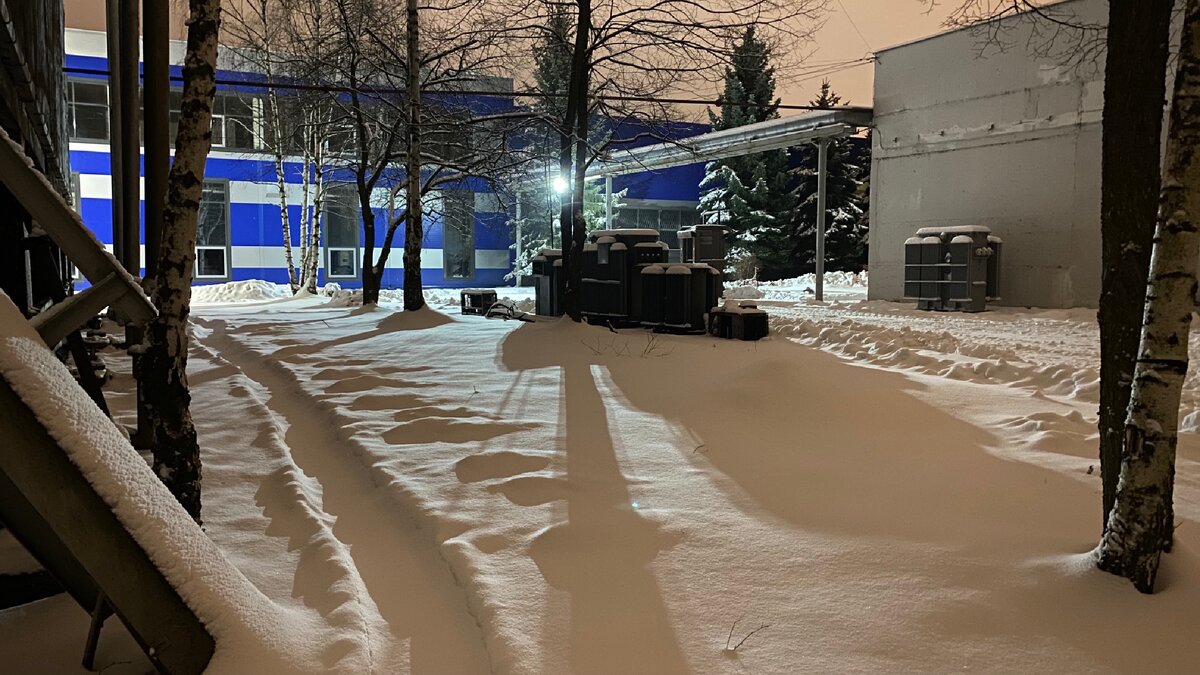 Тиха заводская ночь, но держи ухо в остро