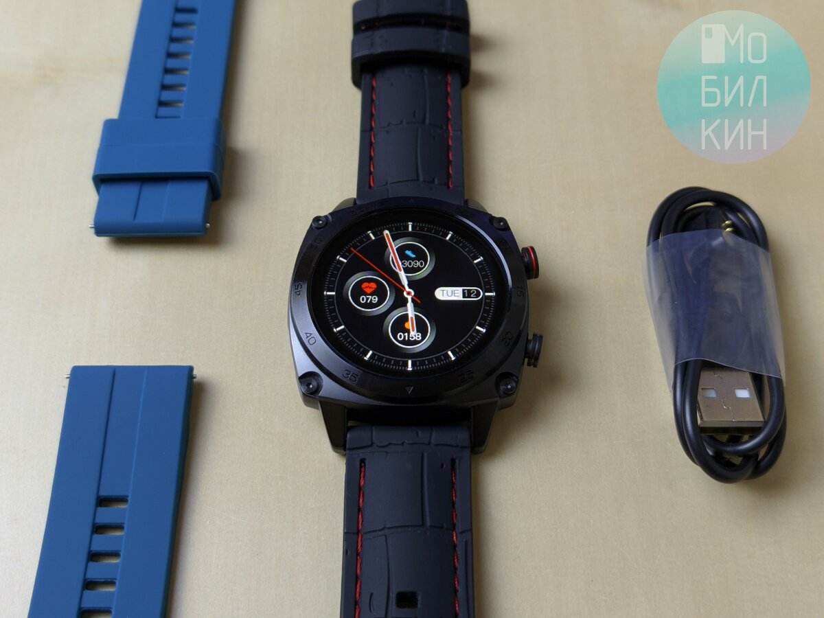 Комплектация: часы, зарядный кабель, два силиконовых ремешка