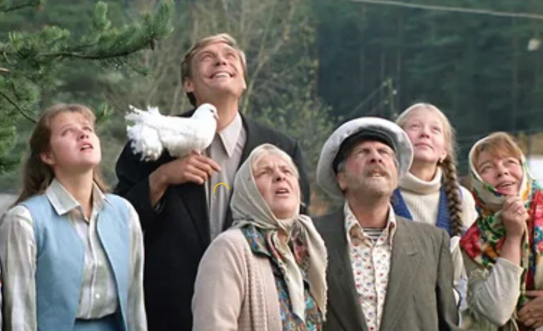 Кадр из фильма "Любовь и голуби"