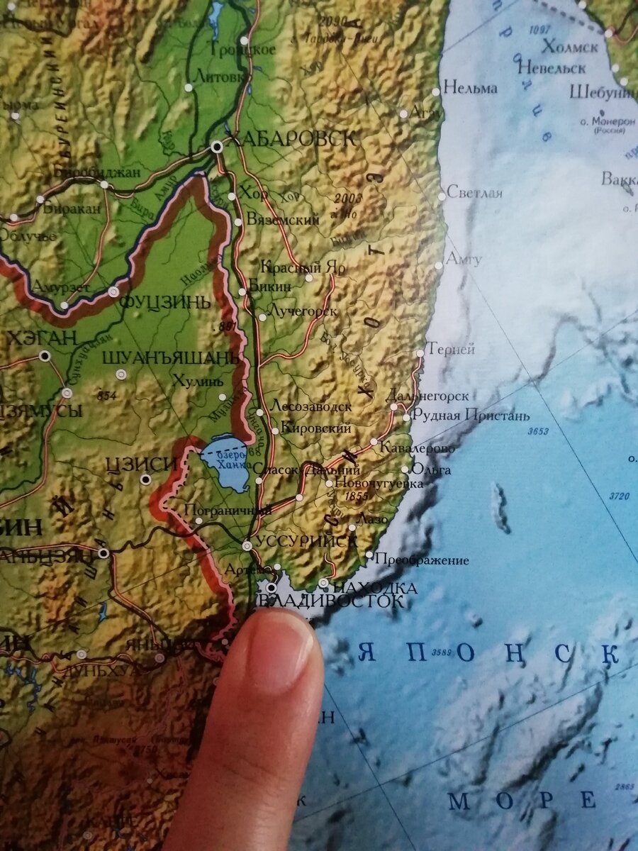 во Владивостоке больше суток стояли