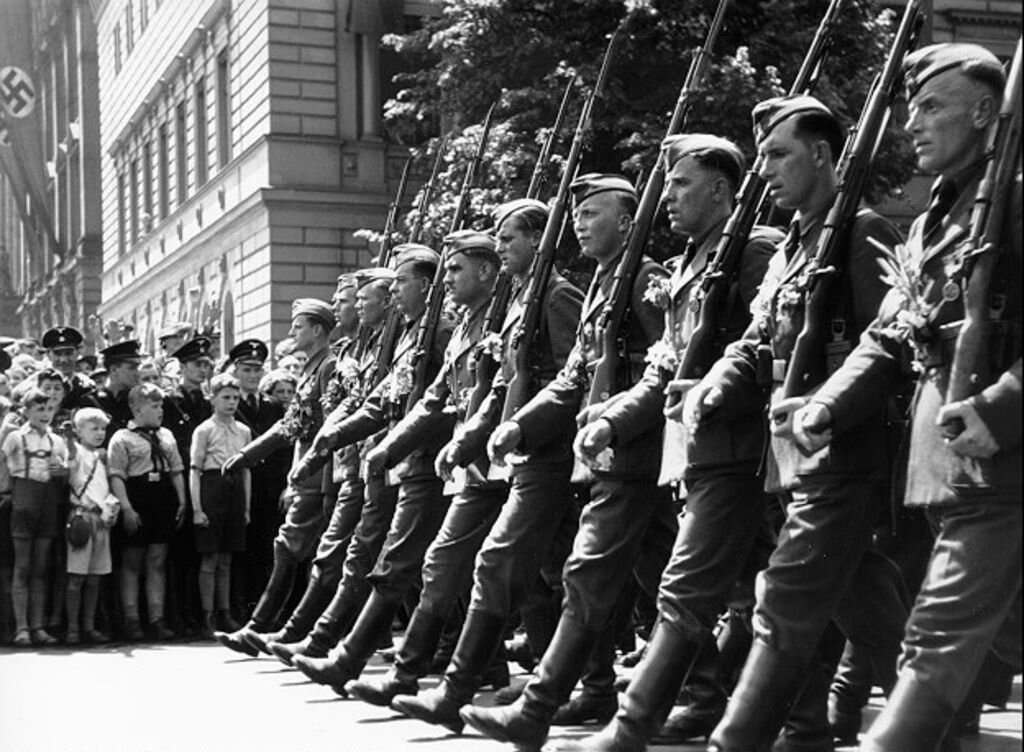 А это уже немцы из легиона «Кондор».