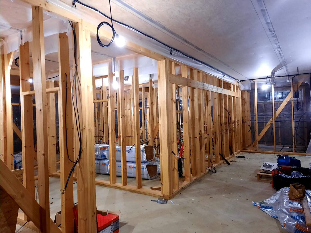 Прокладка кабеля в каркасном доме.