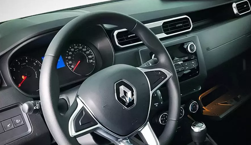 Салон нового Renault Duster для России (Фото Rg.ru)